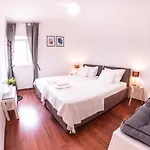 Pinna Apartments Hvar